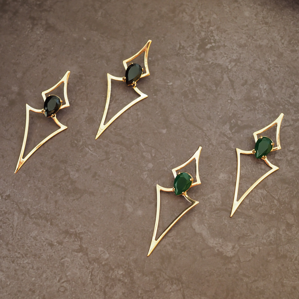 Statement earrings. Gold earrings